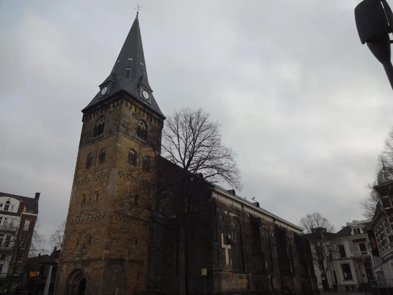 Researchers Advance Towards Vibrant Depictions of Black Hole Interiors