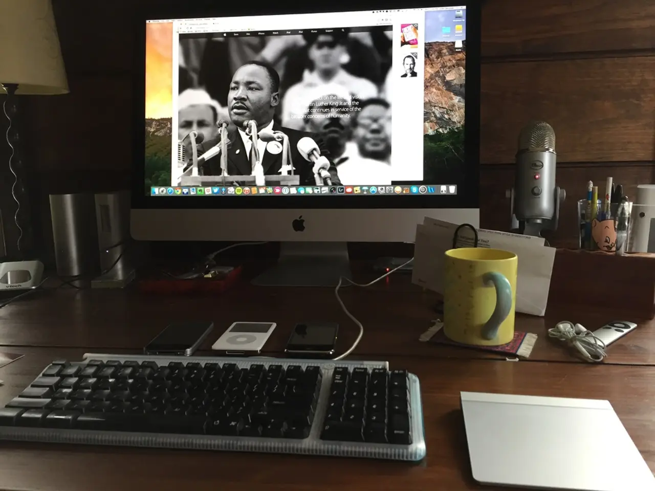 Instructions for Producing Corporate Videos Using a Desktop Teleprompter