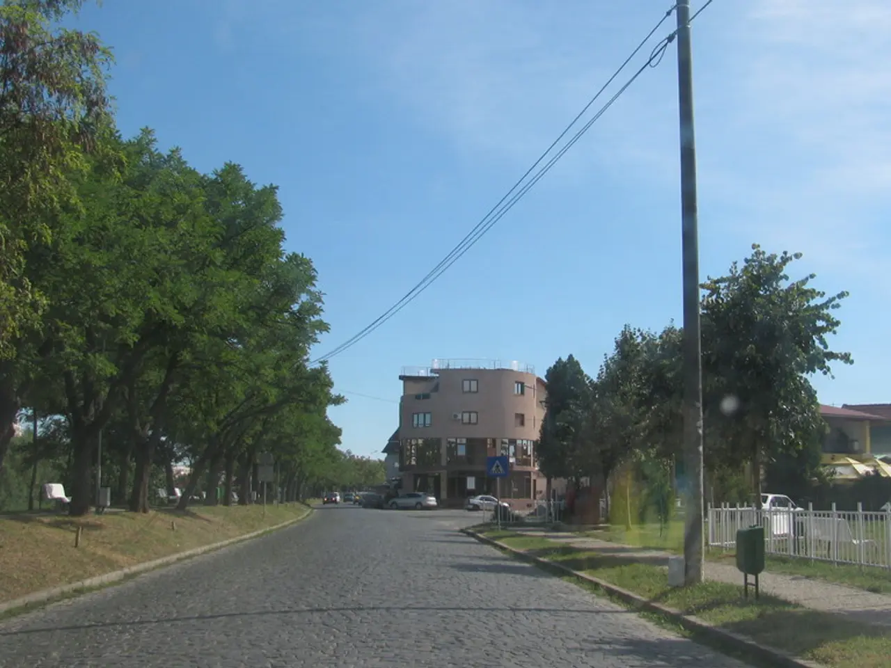 Studio's innovative move: Transformation of Land Rover Defender into a sporty roadster.