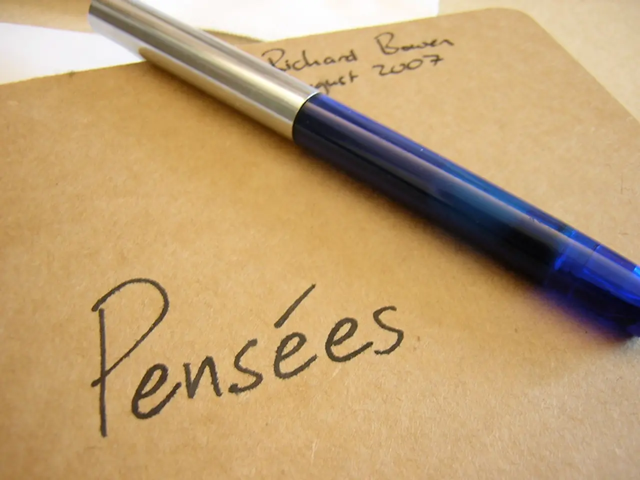 Artificial Intelligence Integration in Windows 11's Notepad for Text Generation and Summarization,...