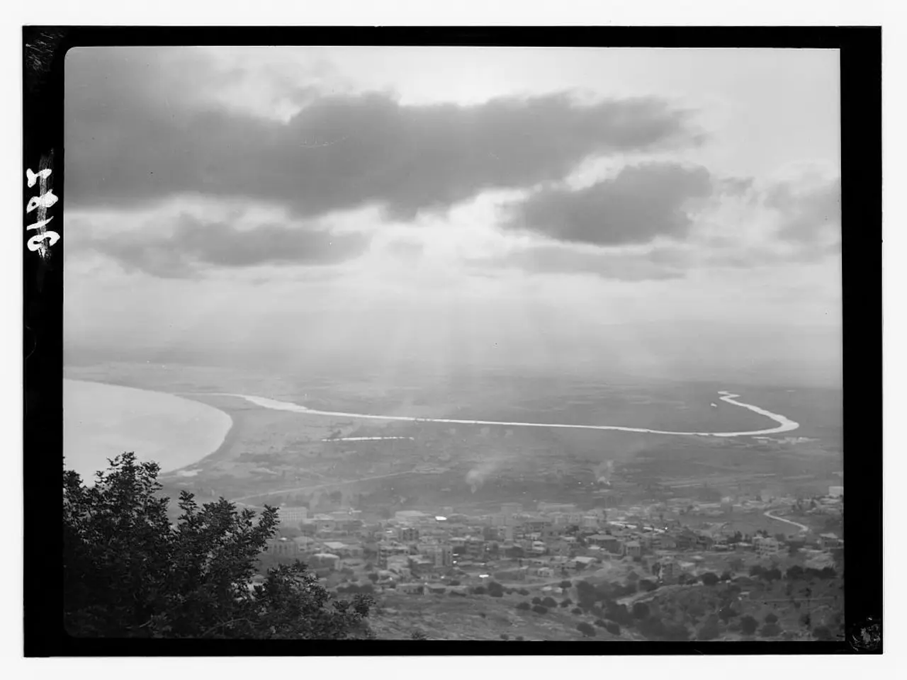 This picture is consists of Monochrome in the image.