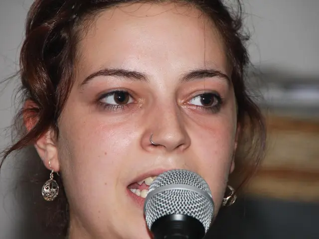 Strategies for Minimizing Microphone Background Noise: Easy Tips for Superior Audio Quality