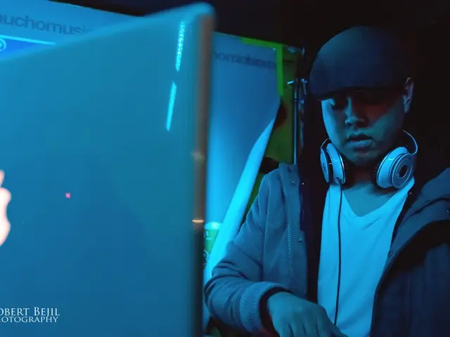 Audio Overviews player now available natively within Gemini app on Android and iOS devices