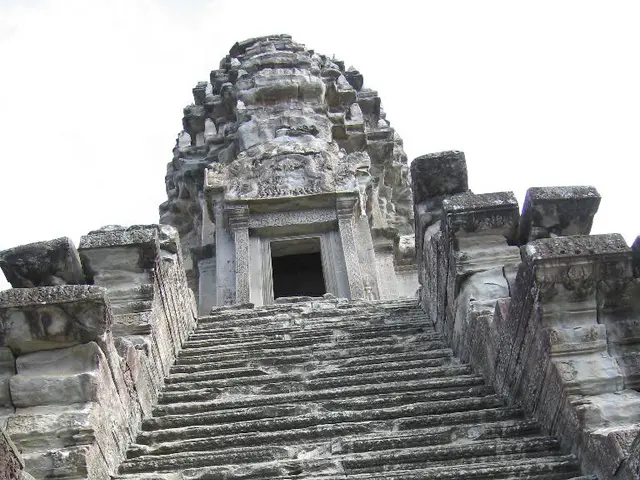 Ancient Query: Were Pyramids Constructed by the Egyptians Using Sloped Paths?