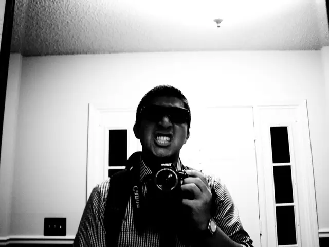 Reasons and Counterpoints for Transitioning from DSLR to Mirrorless Cameras, along with Arguments...