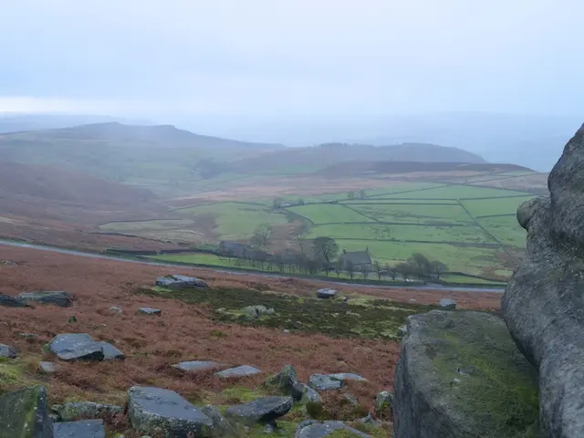 Is Now the Right Moment to Sell Palantir Shares, With Their Current Price at $190?