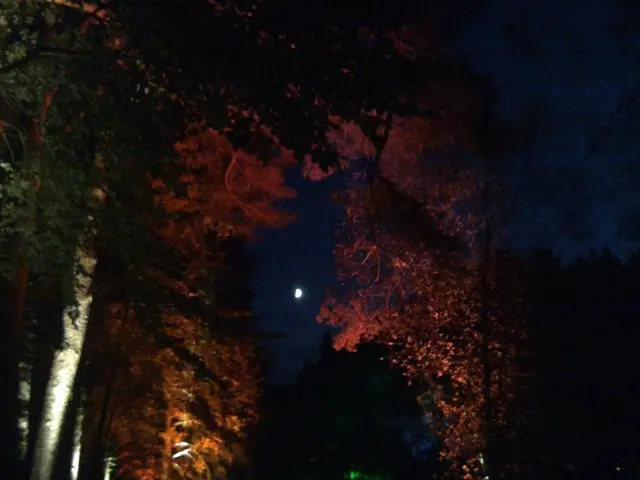 Solar outbursts endanger the Artemis lunar mission