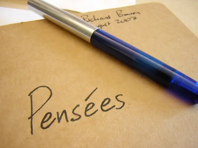 Artificial Intelligence Integration in Windows 11's Notepad for Text Generation and Summarization,...