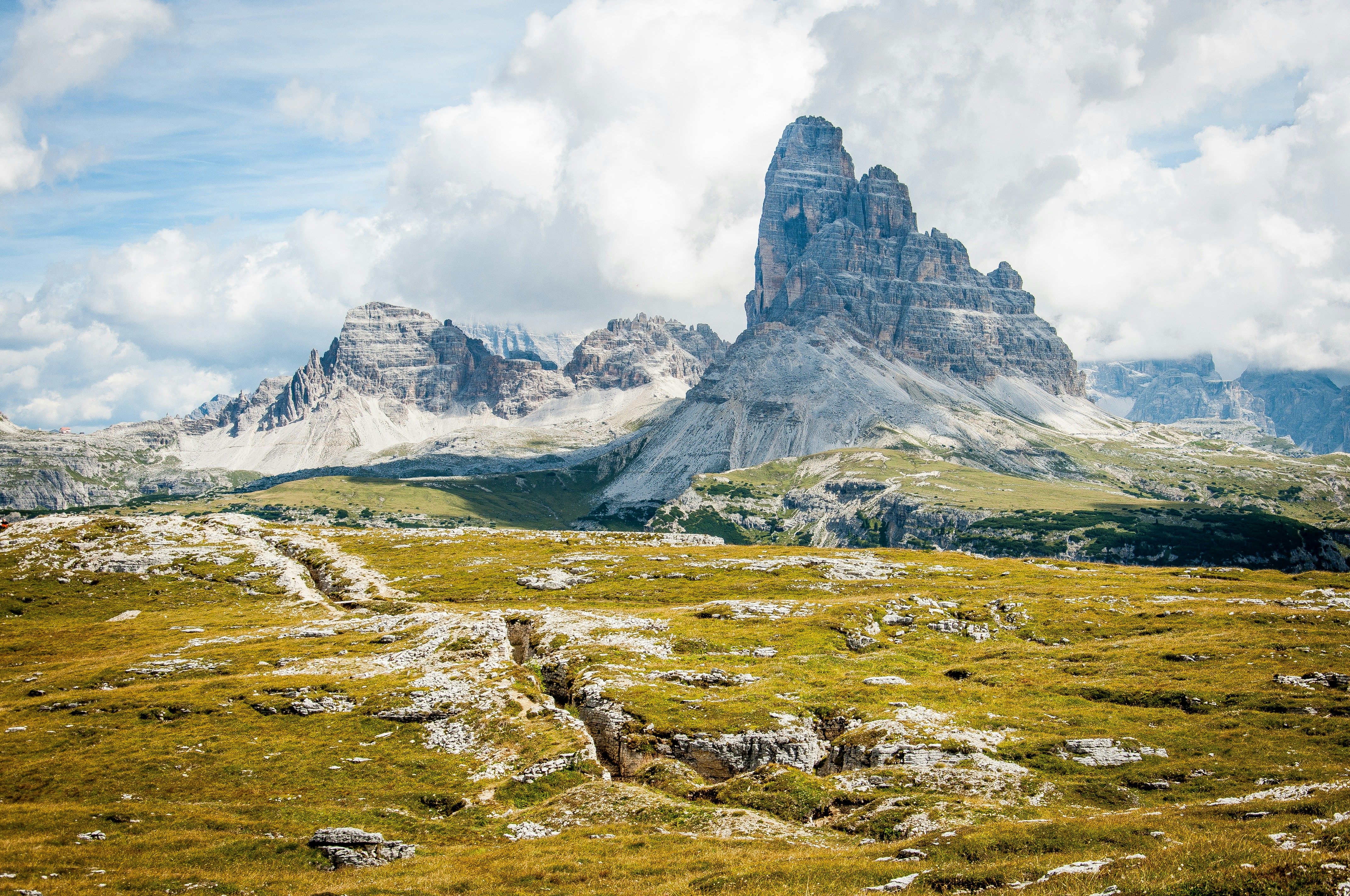 Man found guilty in $1.2 billion bitcoin scam: Court rules Charles Ponzi imposter should serve 50 years in prison for defrauding thousands of investors Global Trading Dynamics Shift in Gros Islet, Saint Lucia: Supertrade Emerges as Pioneer